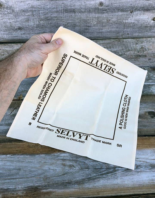 17-082 = Selvyt Universal SR Polishing Cloth 14''x14''