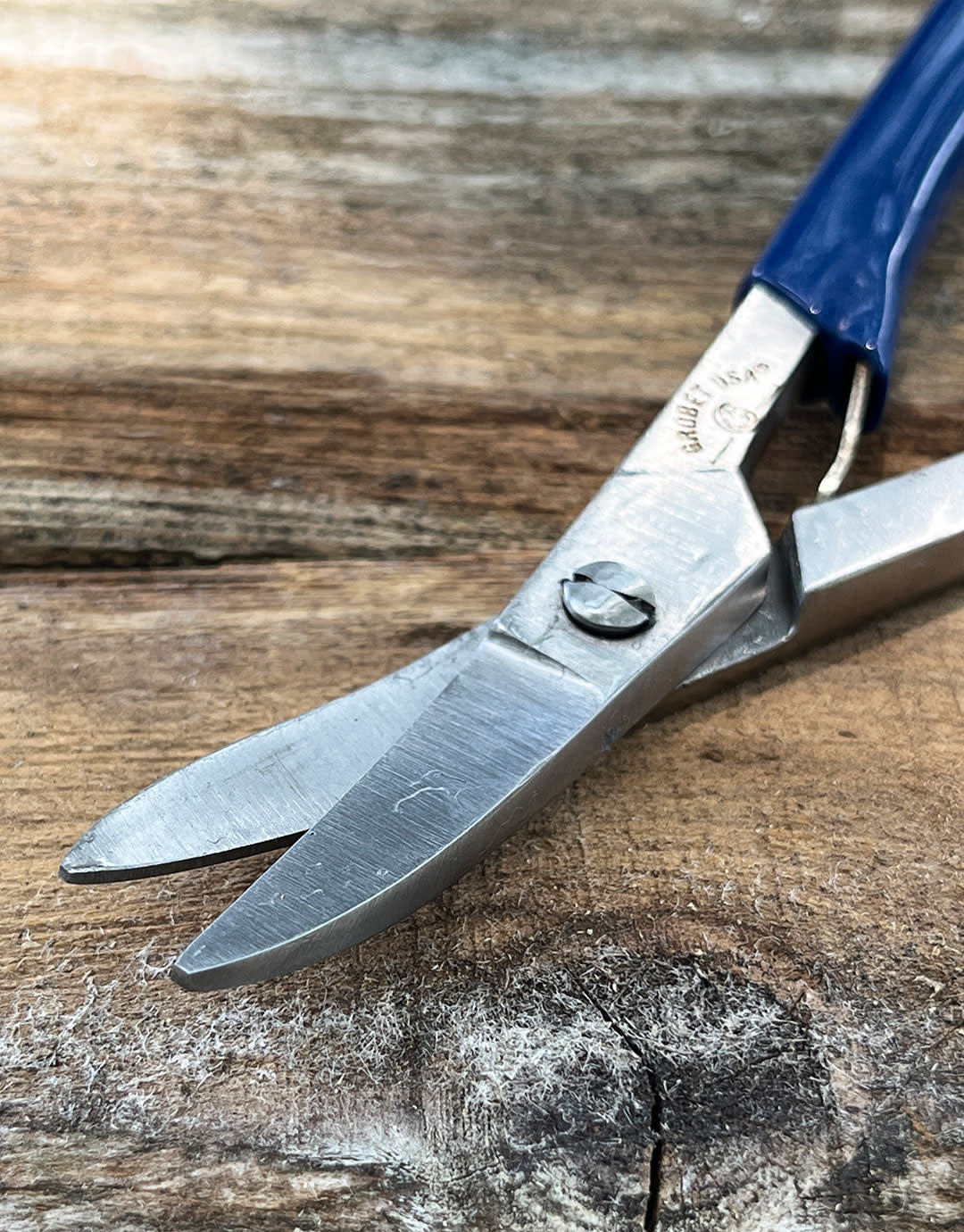 53.0927 = Metal Shear with Curved Blades