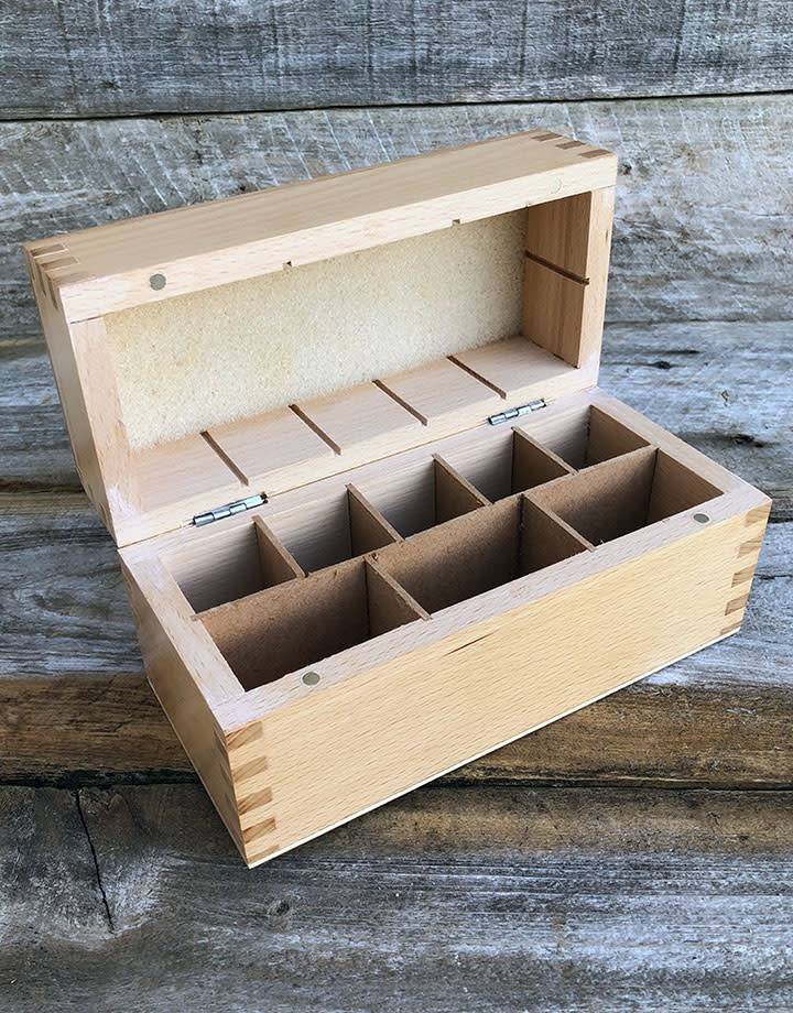 56.750 = GOLD TESTING BOX FOR 5 BOTTLES & STONE