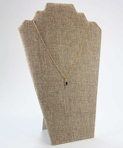 DCH3601 = Burlap Necklace Easel 12" H