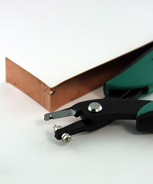 PL1338 = Wubbers Corner Hole Punching Plier 1.5mm
