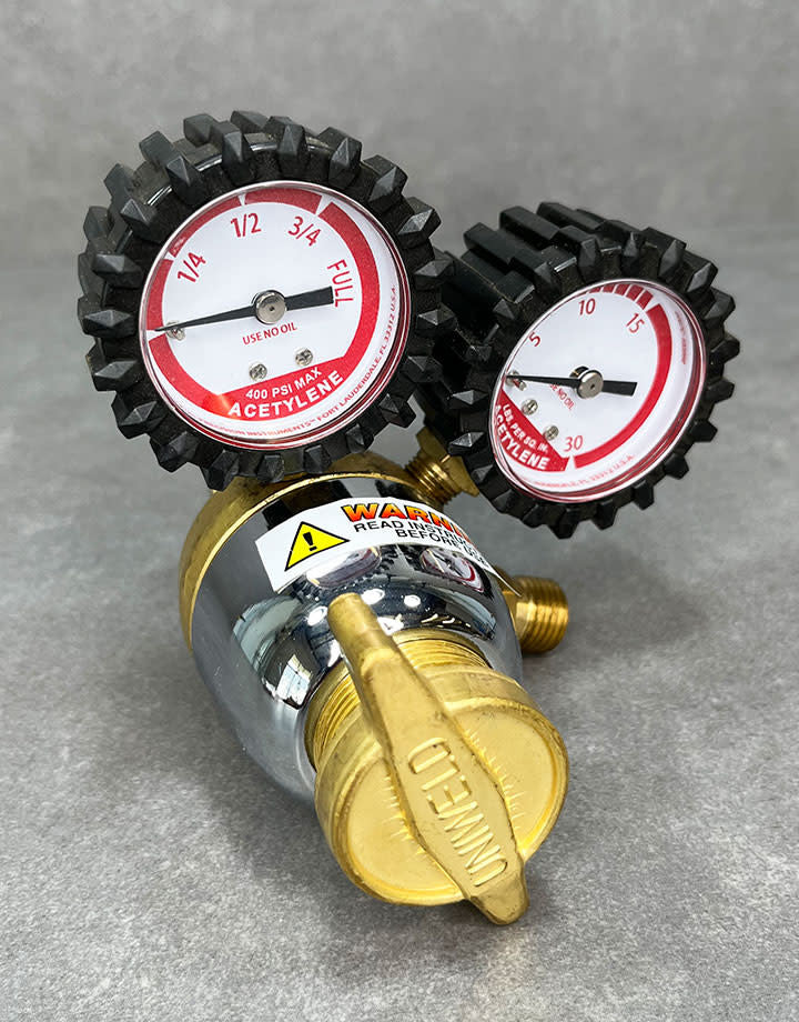 BT2143 = Uniweld Acetylene Regulator (MC)