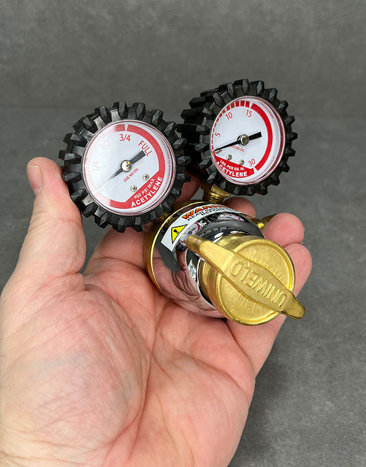 BT2143 = Uniweld Acetylene Regulator (MC)