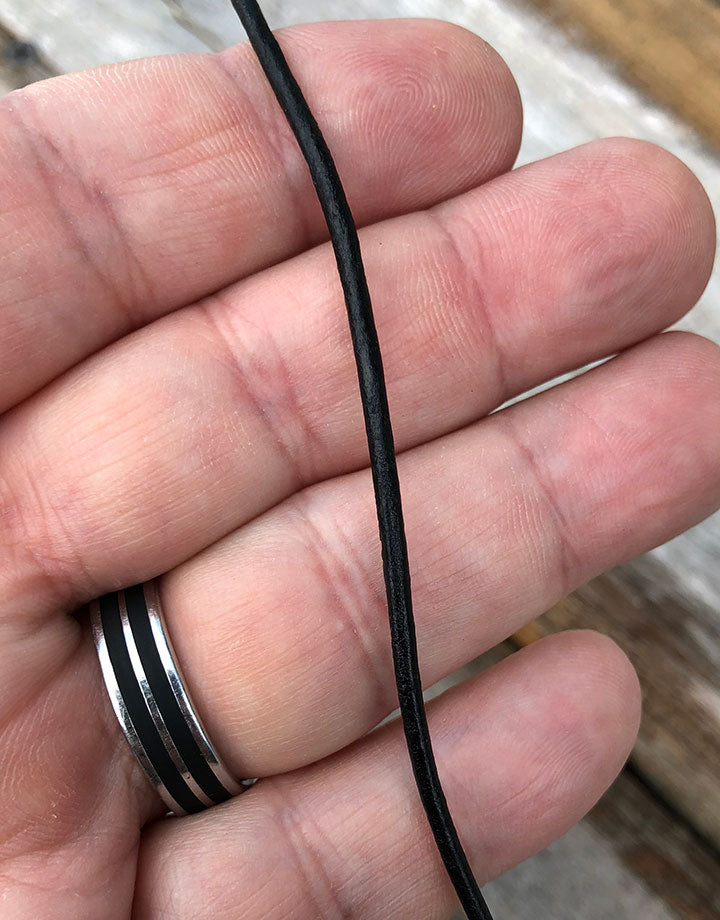 CD9502 = Greek Leather 2.0mm Black (25ft coil)