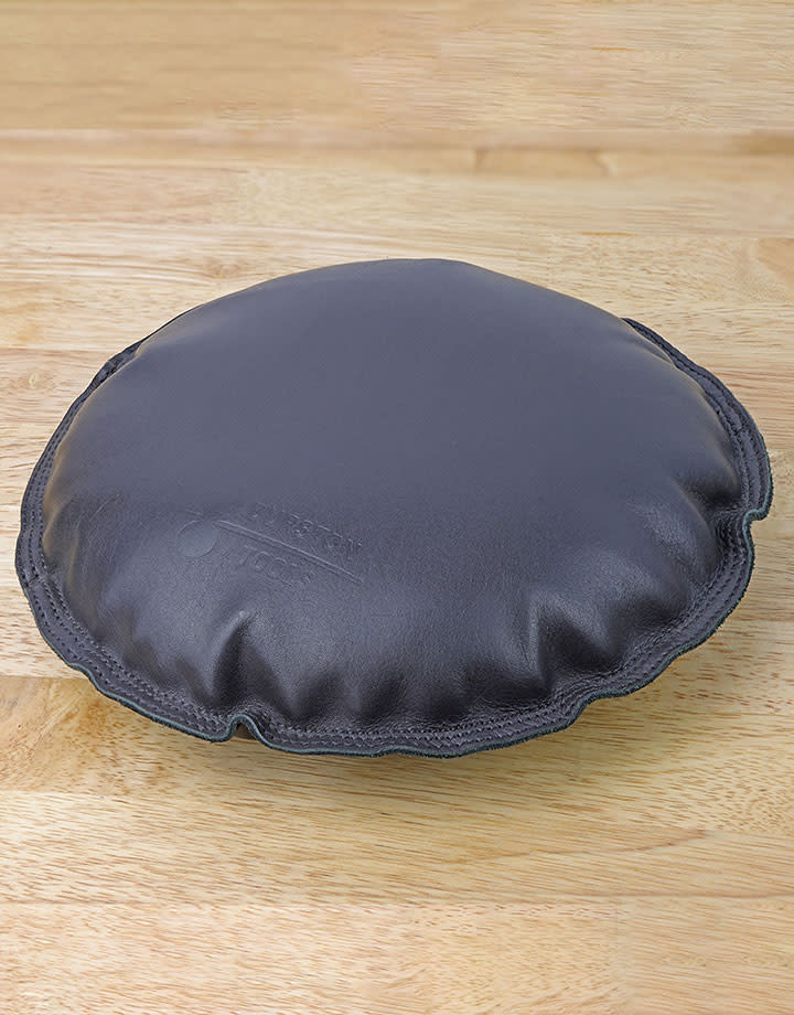DA2149 = Leather Sandbag Round