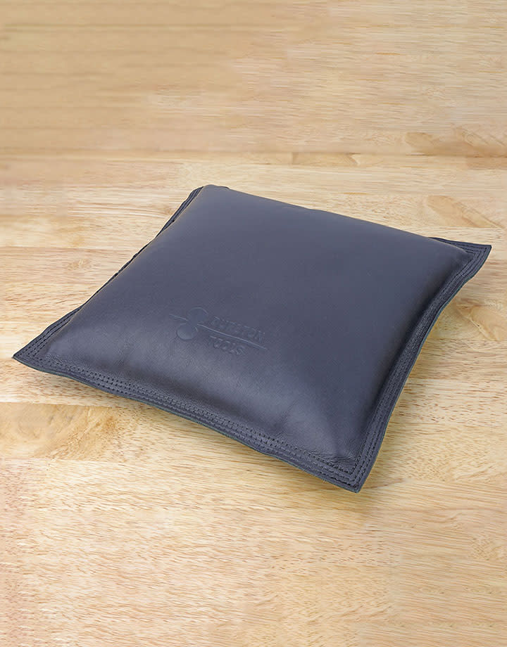 DA2148 = Leather Sandbag €€œ Square