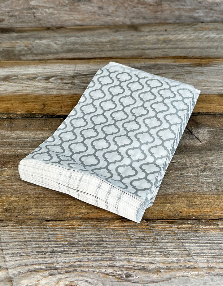 DBG1133 = Paper Gift Bag Silver Trellis Pattern 5'' x 7'' (Bundle of 100)