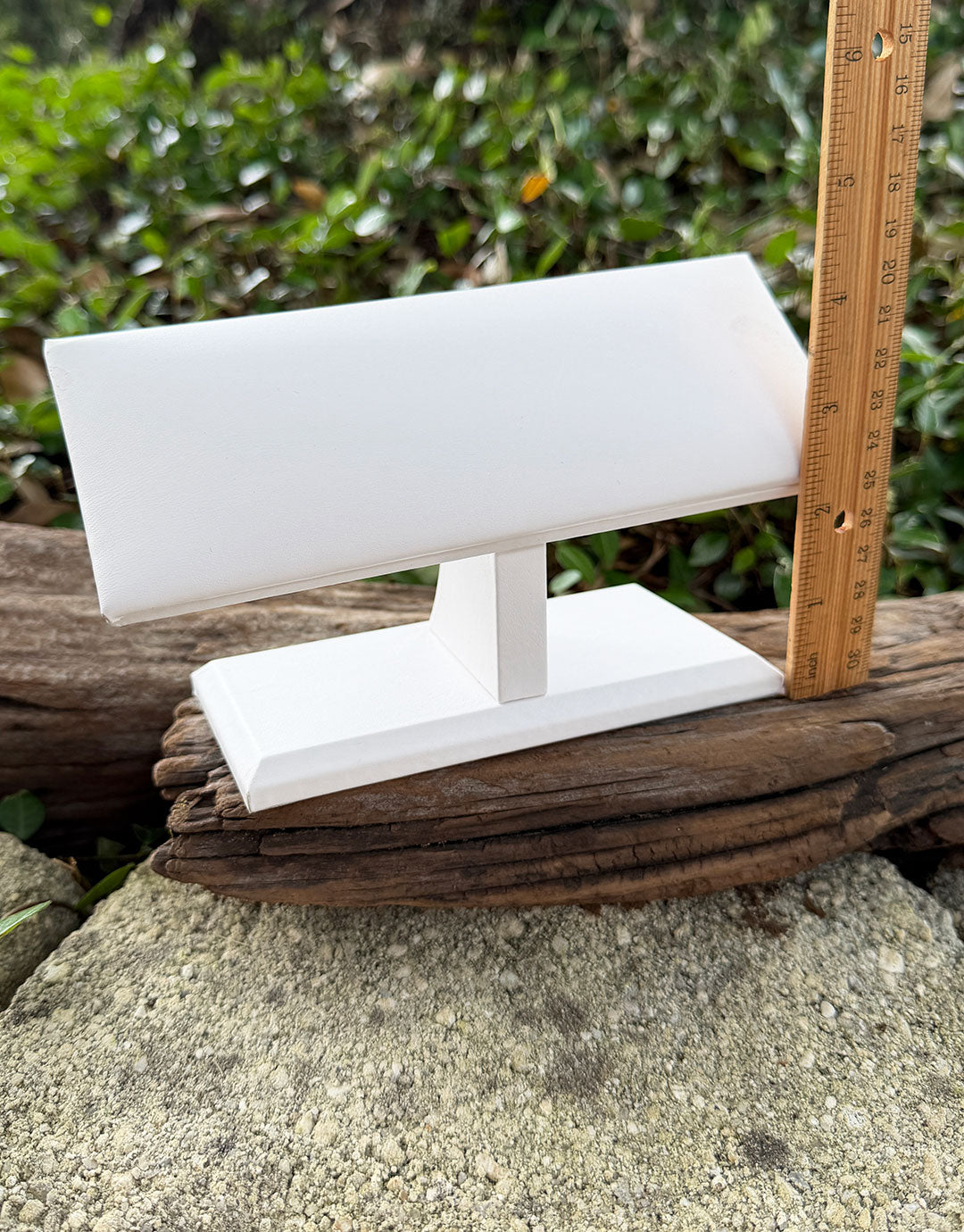 DBR6711 = White Leatherette Cushion Top Bracelet T-Bar