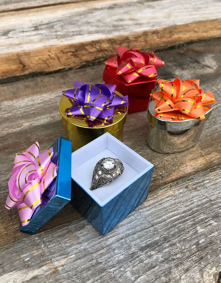 DBX1100 = Hat Boxes Metallic Color Assorted Shapes (box of 48)