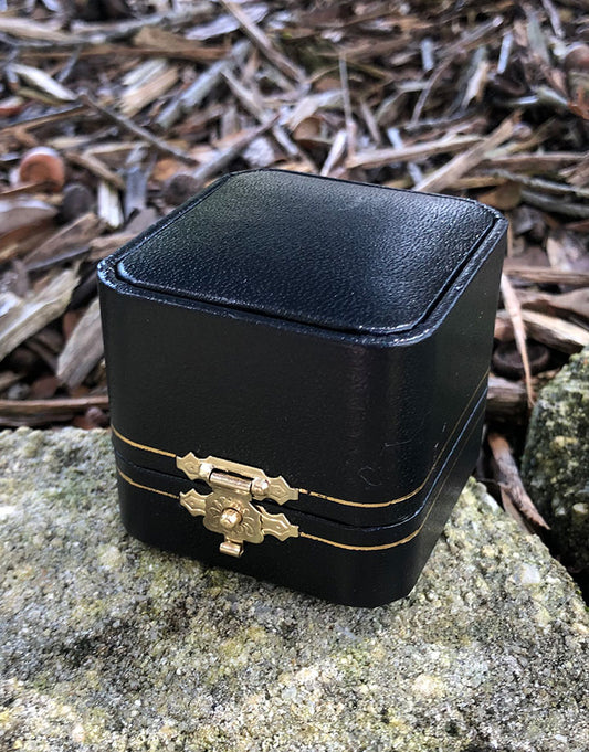 DBX1136 = Gold Latch Leatherette Ring Box