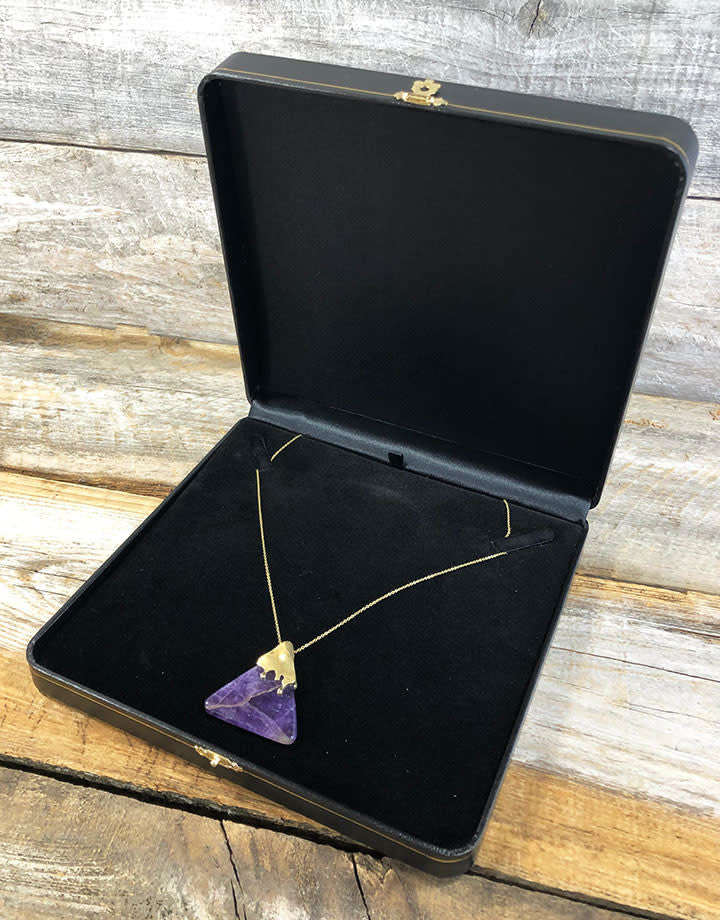 DBX1171 = Gold Latch Leatherette Necklace Box