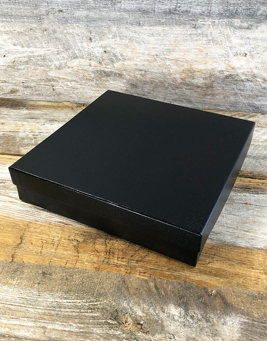 DBX1171 = Gold Latch Leatherette Necklace Box