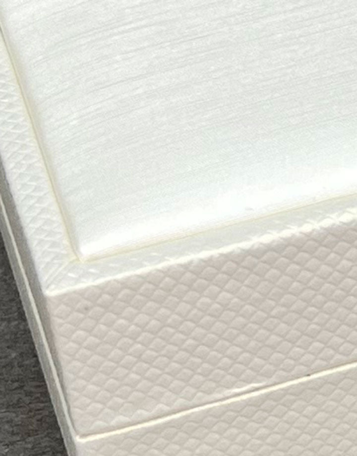 DBX1515 = Champagne Shimmer Bracelet Box