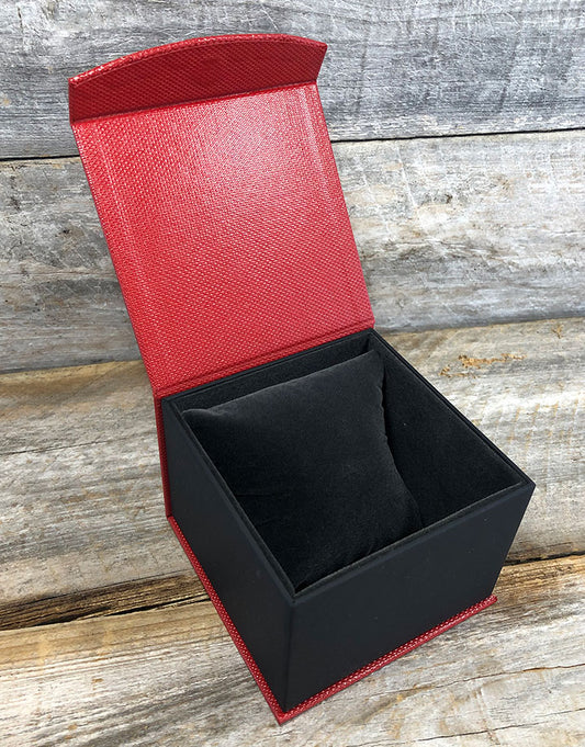 DBX4152 = Deluxe Magnetic Red/Black Watch Box