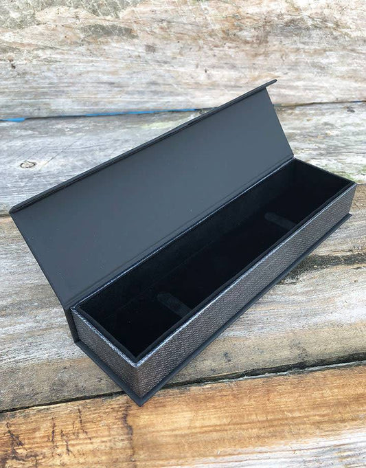 DBX4253 = Deluxe Magnetic Black/Silver Bracelet/Watch Box 8-3/4'' x 2-1/4'' x 1'' (Each)