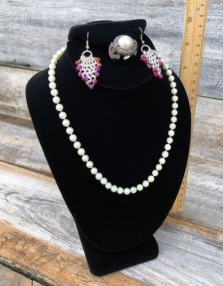 DCH1716 = Value Velvet Necklace Bust with Earring Flap & Ring Clip 10''H