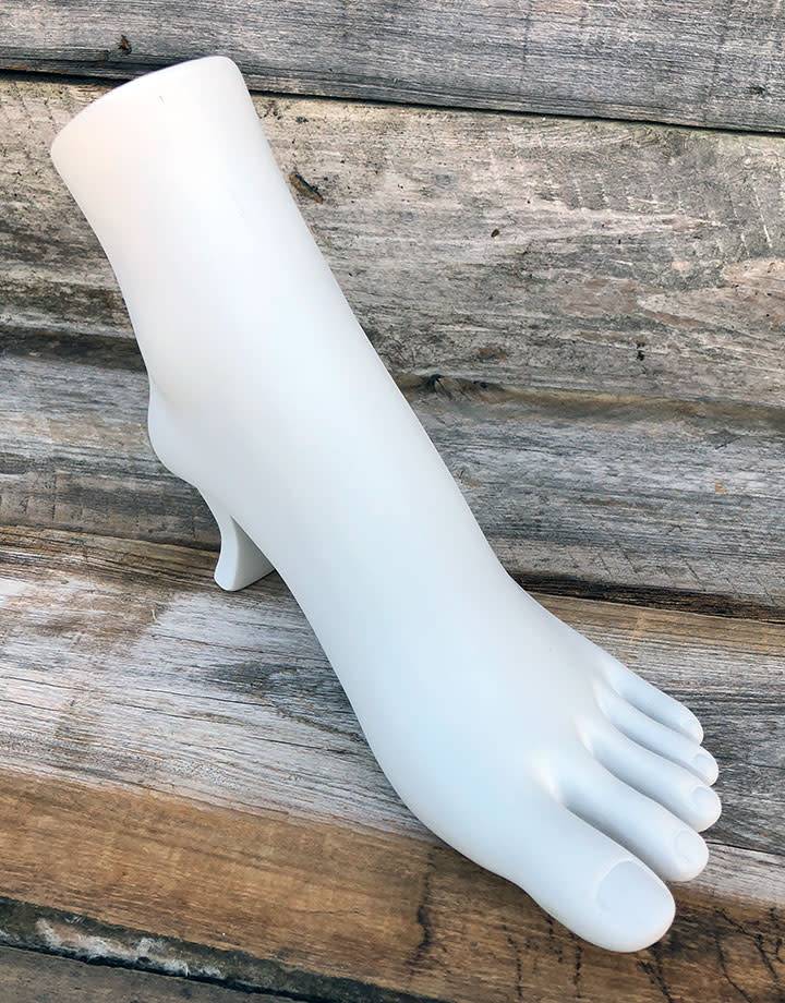 DIS9022W = FOOT DISPLAY POLYSTYRENE WHITE FOR ANKLETS/TOE RINGS
