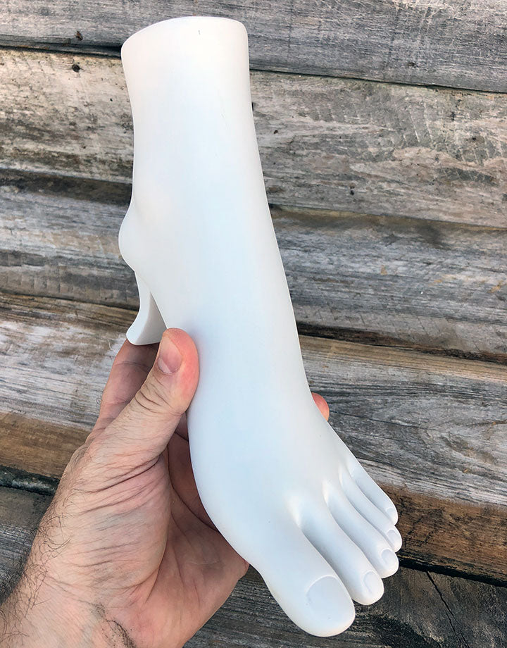 DIS9022W = FOOT DISPLAY POLYSTYRENE WHITE FOR ANKLETS/TOE RINGS
