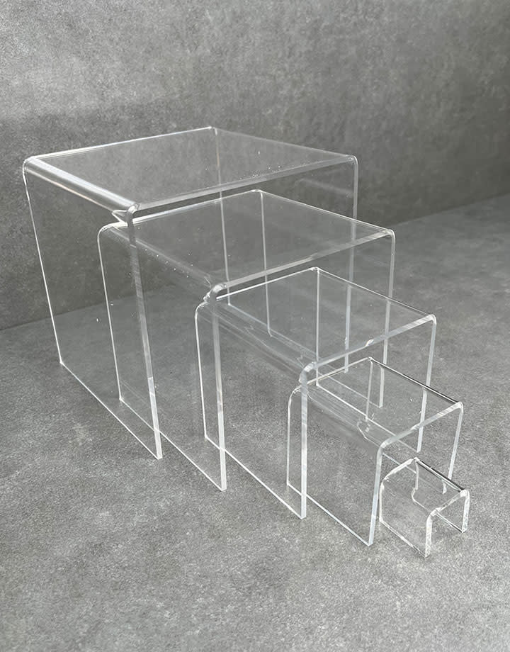 DIS9103 = ACRYLIC RISERS SET OF 5 SQUARE