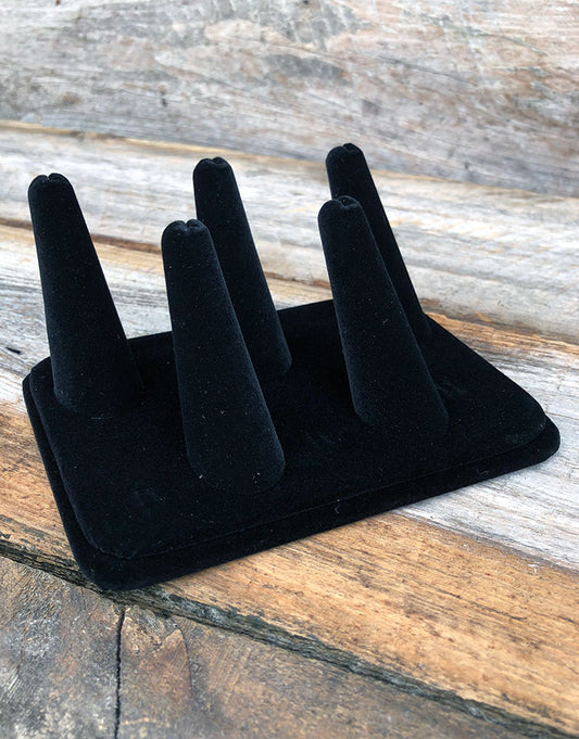 DRG1435 = black-velvet Five Finger Ring Display 5-1/8'' x 3-7/8''