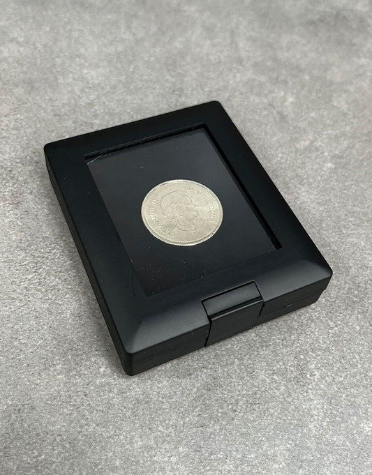 DST1001 = Glass Top Gemstone Display Black Plastic