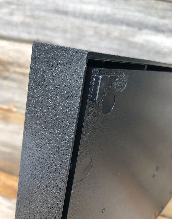 DTR1101 = TRAY STACKABLE BLACK 1-1/2'' DEEP