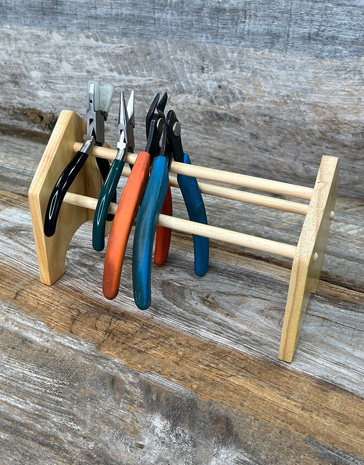 HO1370 = Wooden Plier Stand