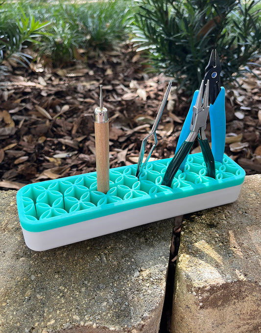 HO3045 = Crafter Keeper Tool Stand