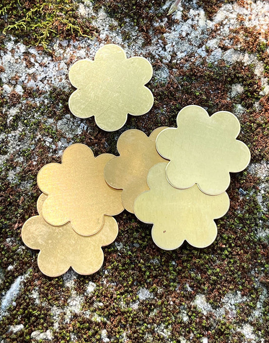 MSBR40624 = BRASS SHAPE - FLOWER 7/8'' 24ga (Pkg of 6)