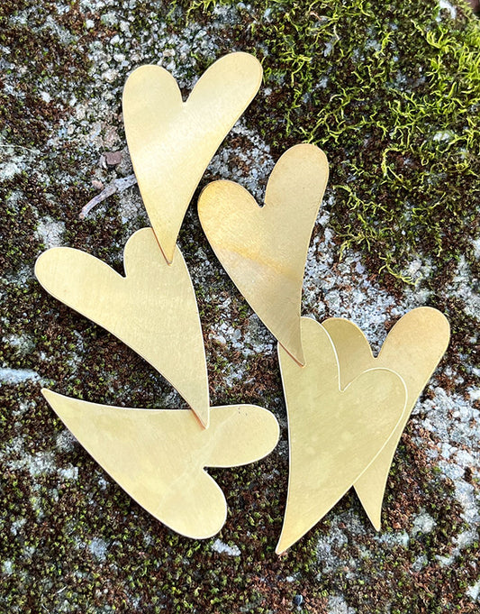 MSBR42624 = BRASS SHAPE - HEART 1-7/16'' x 1'' 24ga (Pkg of 6)