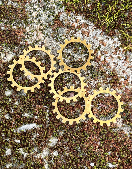 MSBR56124 = BRASS SHAPE - GEAR OPEN 3/4'' 24ga (Pkg of 6)