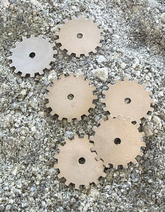MSN56224 = Nickel Silver Shape - SOLID GEAR 24ga 3/4'' (Pkg of 6)