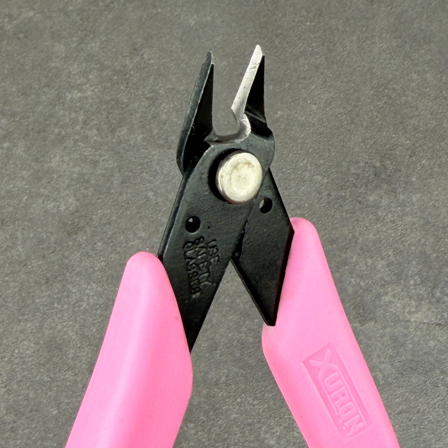 PL4170P = Xuron Flush Micro Cutting Shear with Pink Handles