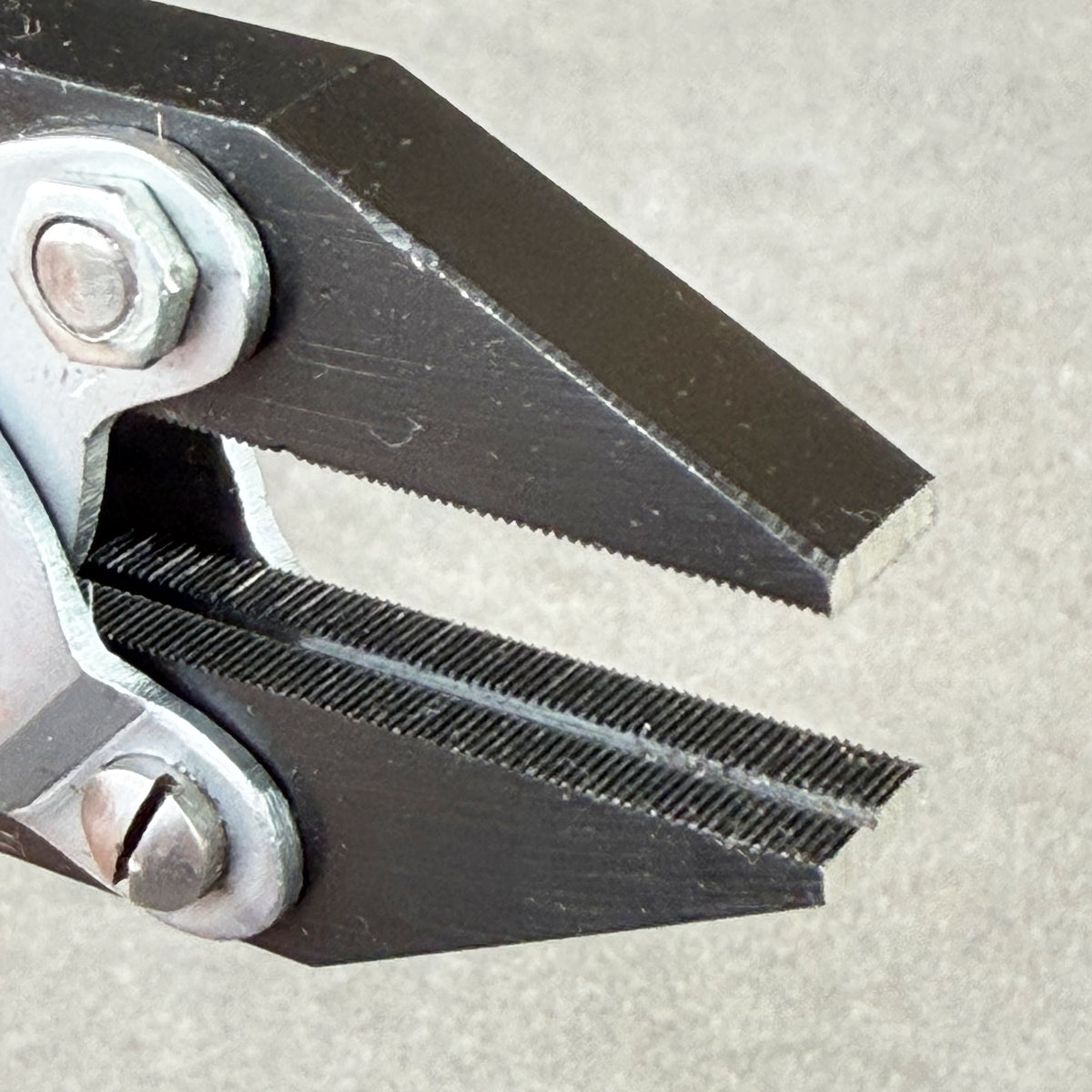 PL8650 = Parallel Flat Nose Pliers with Serrated Jaws