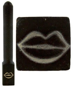 PN5707 = DESIGN STAMP ELITE JUMBO 10mm - lips