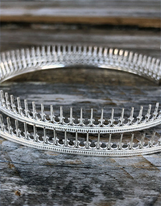 SGW03 = Sterling Gallery Wire "Dagger" (Per Inch)