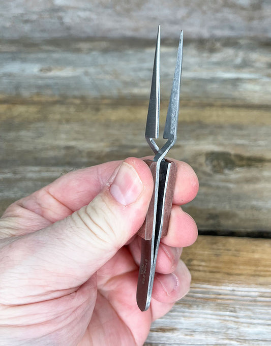 TW376 = Straight Cross Lock Fiber Grip Tweezers 4"