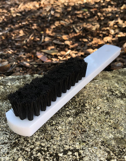 16-095 = Washout Brush with Natural Bristles and Plastic Handle