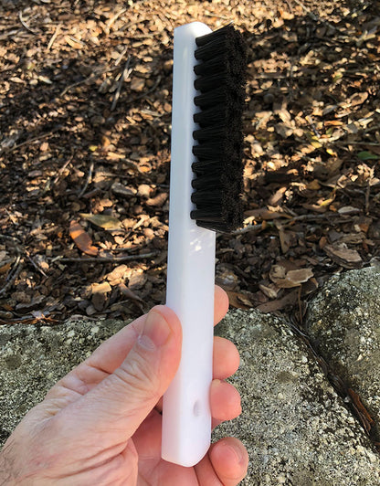 16-095 = Washout Brush with Natural Bristles and Plastic Handle