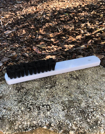 16-095 = Washout Brush with Natural Bristles and Plastic Handle