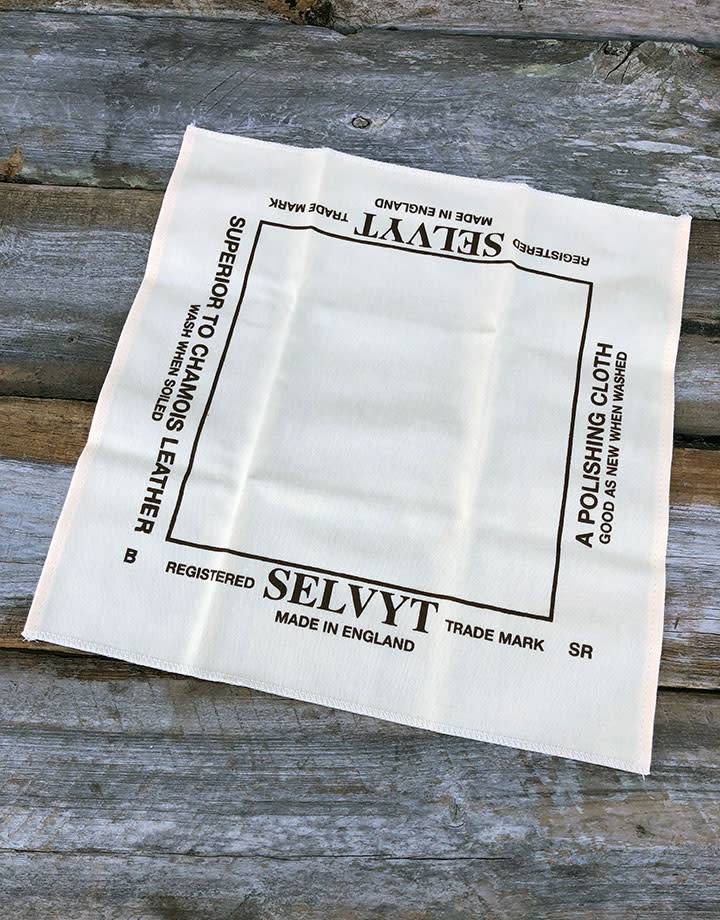 17-082 = Selvyt Universal SR Polishing Cloth 14''x14''
