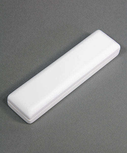 DBX1909W = Leatherette Bracelet Box White (EACH)