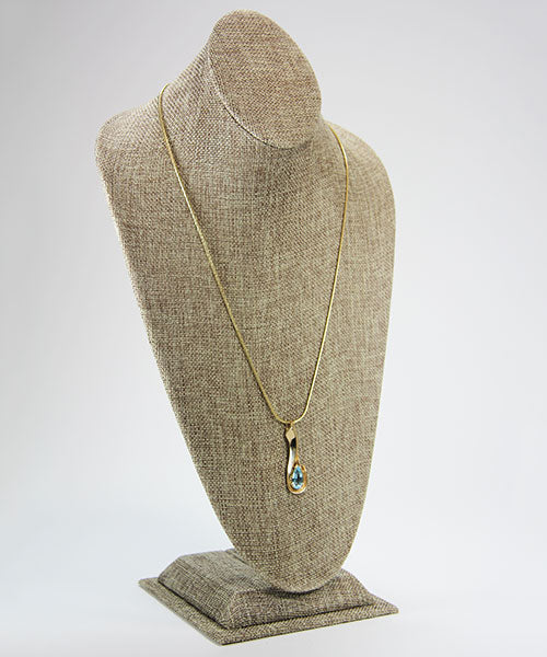 DCH3181 = Burlap Necklace Bust 15-1/2" H