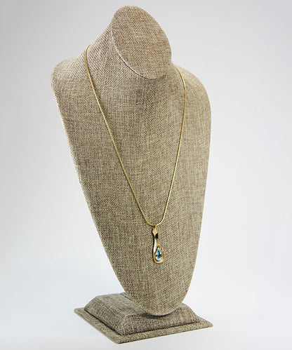 DCH3181 = Burlap Necklace Bust 15-1/2" H