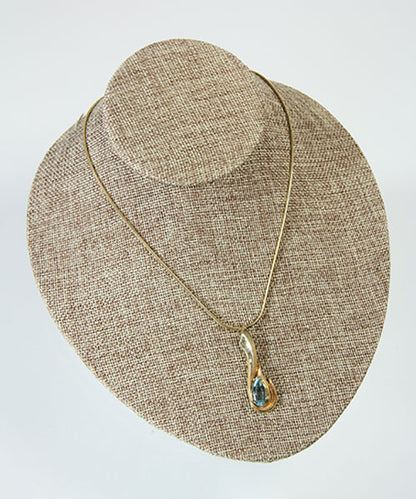 DCH3721 = Burlap Necklace Display 7-1/2" W