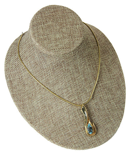 DCH3722 = Burlap Necklace Display 6-1/2" W
