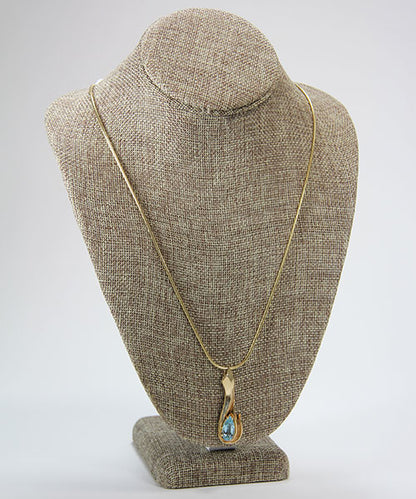 DCH3892 = Burlap Necklace Bust 11" H