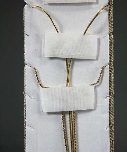 DCH3991 = Burlap Necklace Easel Display 12-1/8" H