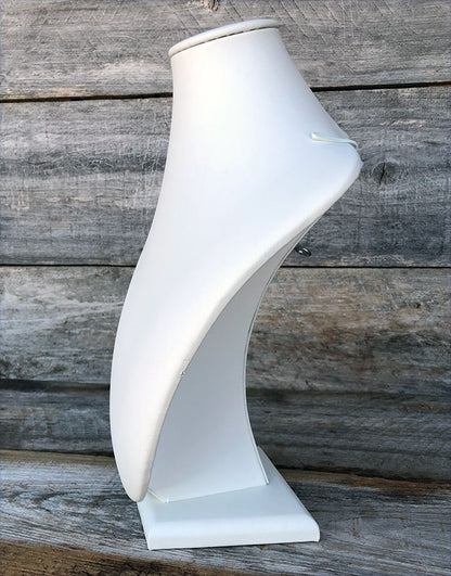 DCH6866 = White Leatherette Necklace Display 7-7/8'' x 5'' x 10-3/4'' H