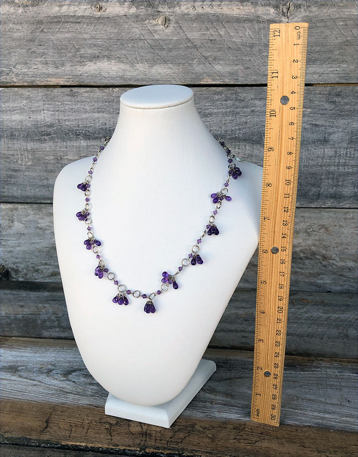 DCH6866 = White Leatherette Necklace Display 7-7/8'' x 5'' x 10-3/4'' H